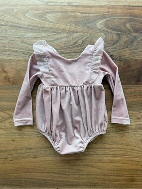 Ollie Jay Baby Girl Pink Mauve Velvet Sheer Sparkle Ruffle Bubble Romper 6-12M